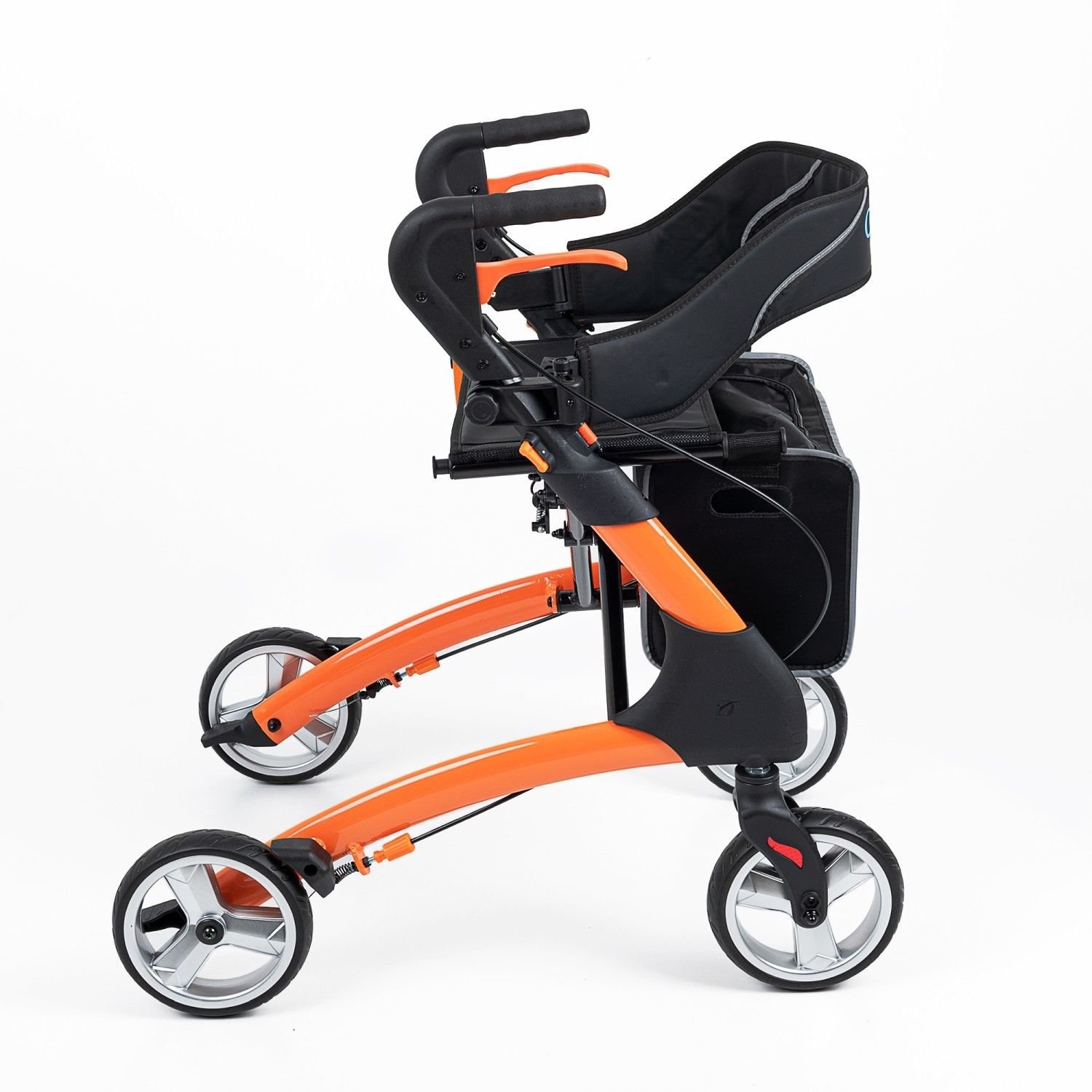 Kiralık Lüks Yürüme Yardımcısı Rolatör 3 Tasarımcı rolatörün şık ve büyük tekerlekleri